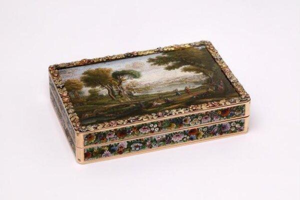 Snuffbox