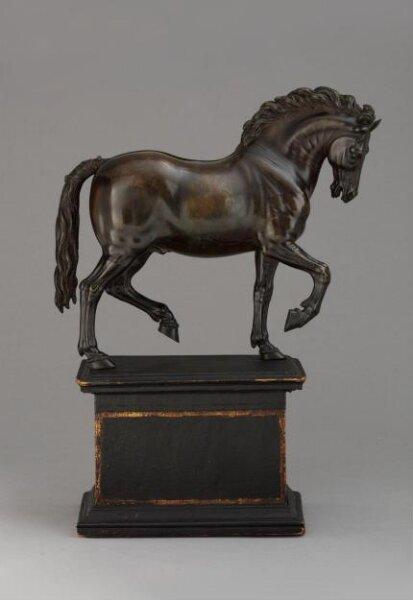 Statuette